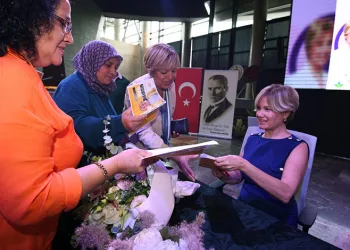 Tuluhan Tekelioğlu, Osmangazili kadınlarla buluştu