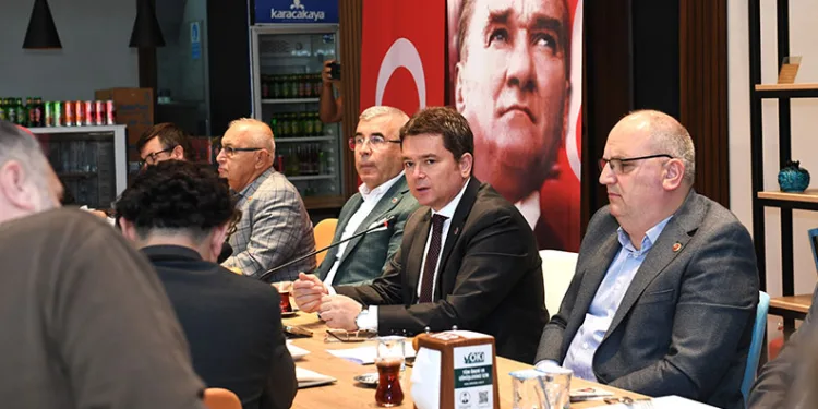 Başkan Aydın, muhtarlar ile işbirliği içinde