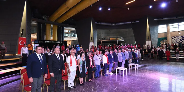 Osmangazililer Atatürk’ün sevdiği şarkıları dinledi