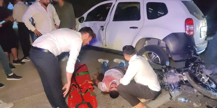 Bursa’da motosiklet otomobile çarptı: 2 yaralı