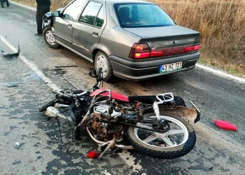 Kütahya’da otomobil ile motosiklet çarpıştı: 1 yaralı