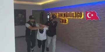 Silahla oynarken kazara ağabeyini öldüren kardeş tutuklandı