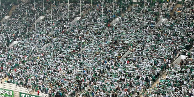 Bursaspor – Tokat Belediye Plevne Spor maçını 41 bin taraftar takip etti