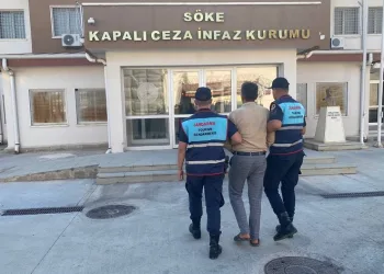 Ruhsatlı silahı çaldı, jandarmadan kaçamadı