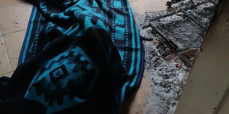Yanan evde yaşlı kadının cesedi bulundu