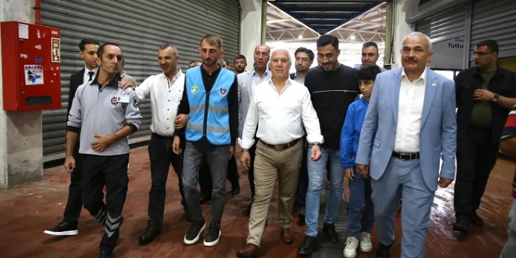 Bozbey’den ‘Vira Bismillah’ diyen balıkçılara ziyaret