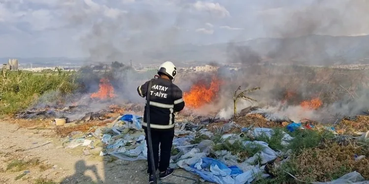 Antakya’da çöplük yangını
