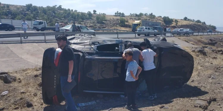 Otomobil şarampole devrildi: 7 yaralı