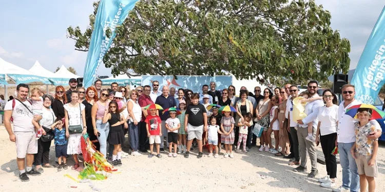 Uçurtmalar “barış” için uçuruldu