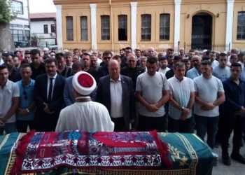 Sulama havuzuna düşen çocuk tedavi gördüğü hastanede yaşamını yitirdi