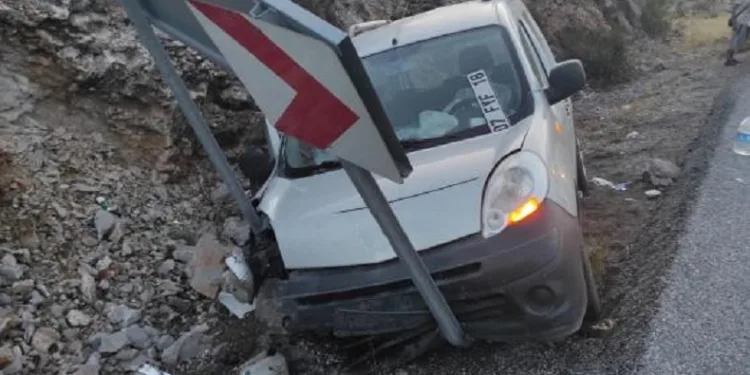 Antalya’da trafik kazası: 2 yaralı