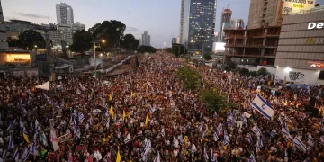İsrail’de binlerce kişiden hükümet karşıtı protesto