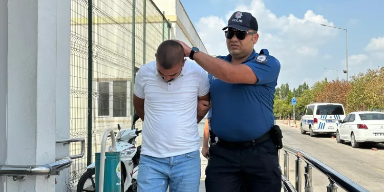 Polisten silah operasyonu