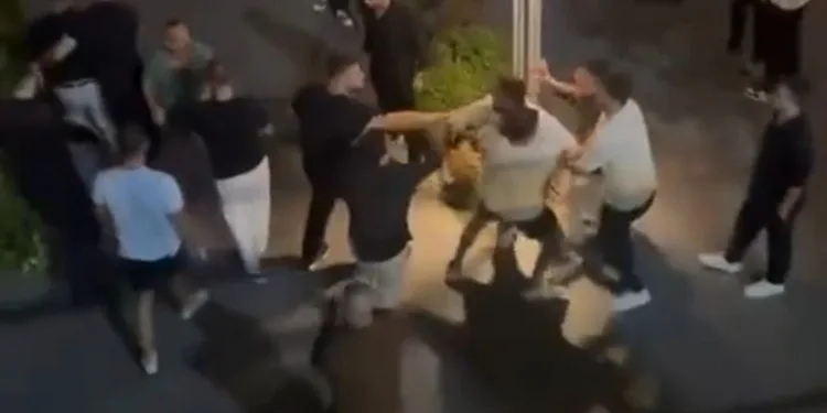 Bursa’da yumruklar havada uçuştu