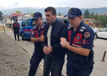 Husumetlisini öldüren zanlı adliyeye sevk edildi