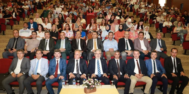 Bakan Yardımcısı Yelkenci Bursa’da formatör öğretmenlerle buluştu