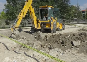 Yıkım çalışması yapılan alanda kemikler bulundu