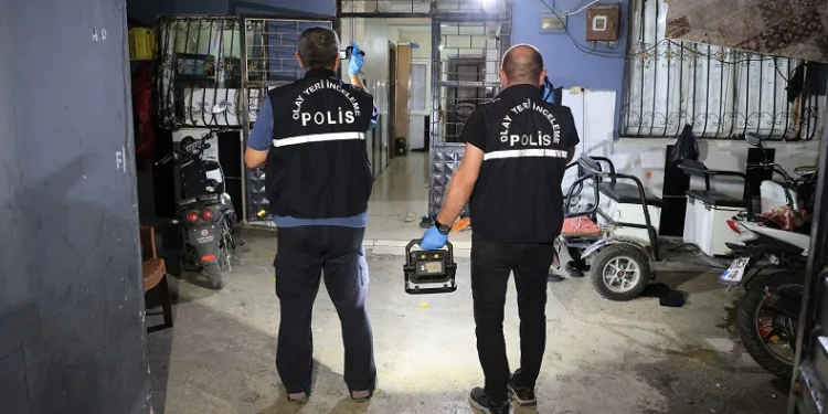 Evinde uyurken silahlı saldırıya uğradı