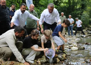 8 bin kırmızı benekli alabalık doğaya salındı