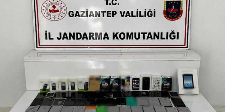 1 milyon TL değerinde kaçak telefon ele geçirildi