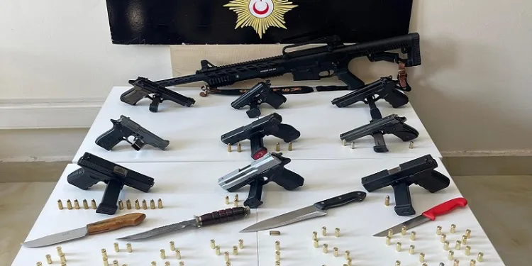 Sivas’ta çok sayıda silah ele geçirildi