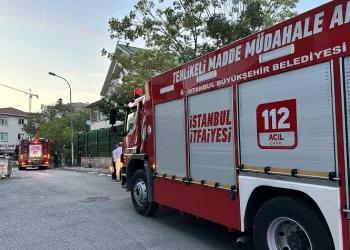 Kimyasal madde paniği: Sokak trafiğe kapatıldı