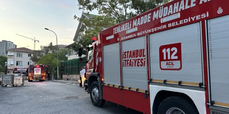 Kimyasal madde paniği: Sokak trafiğe kapatıldı