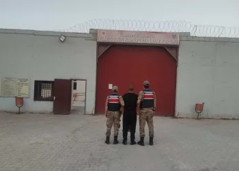 Aranan 2 şüpheli yakalandı