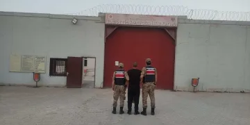 Aranan 2 şüpheli yakalandı