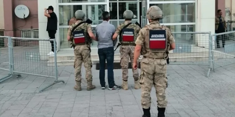 Hakkari’de 11 kişi tutuklandı