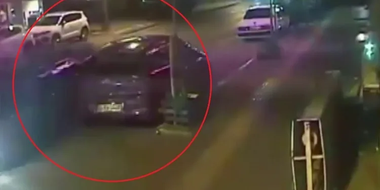 Bursa’da gece park ettiği otomobilini, sabah hasarlı buldu