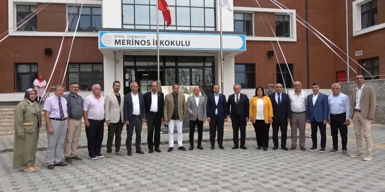 AK Partili heyet eğitim öğretim yılı öncesi Bursa’da okullardaki hazırlıkları inceledi