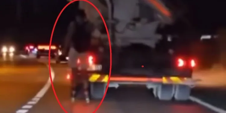 Bursa’da patenli gencin tehlikeli yolculuğu kamerada