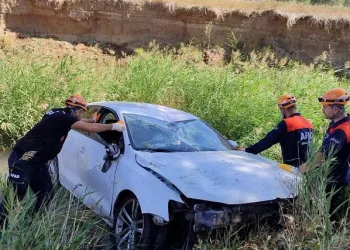 Direksiyon hakimiyetini kaybedip dereye uçtu