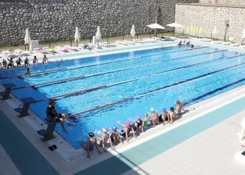 Mudanya’da yüzme sezonu bitmeyecek