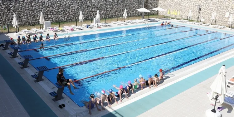 Mudanya’da yüzme sezonu bitmeyecek