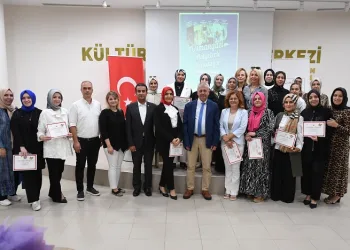 Osmangazi’de Diksiyon Atölyesi’ni tamamlayan kursiyerler sertifikalarını aldı