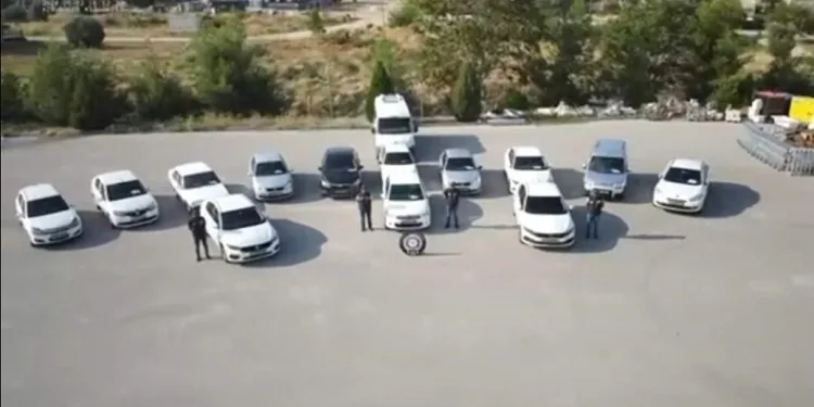 Depremde hasar gören araçlarla 8 milyonluk change vurgunu yaptılar