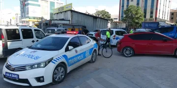 5 araçlı zincirleme kaza: 2 yaralı