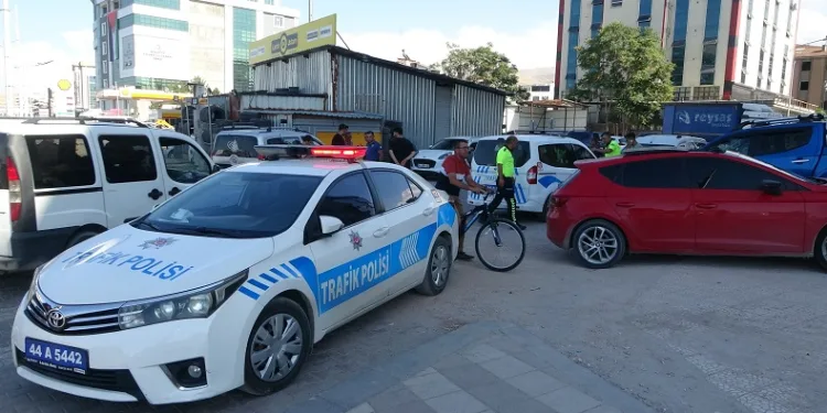 5 araçlı zincirleme kaza: 2 yaralı