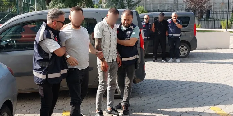 1 kişinin yaralandığı silahlı çatışmaya 4 gözaltı