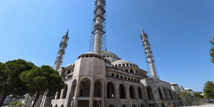 Bursa Valisi Erol Ayyıldız, Türkiye’nin en büyük 3. camisinin inşaatını ziyaret etti