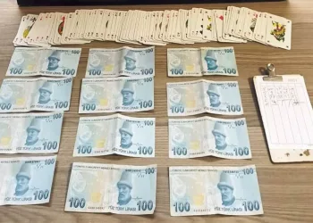 Kumar oynayan 4 kişiye 25 bin 700 TL para cezası