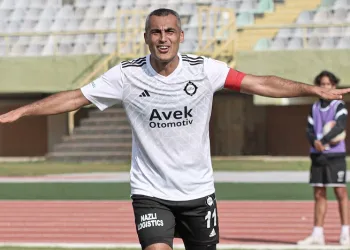 Altay’ın 43 yaşındaki golcüsü Murat Uluç, rekorlara doymuyor