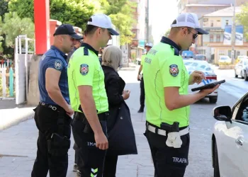 Okul servisleri ve güzergahları ilk gün denetlendi