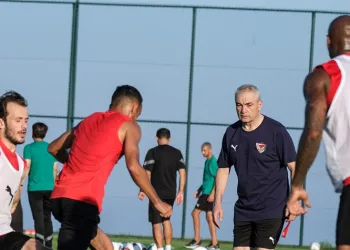 Hatayspor, Teknik Direktör Rıza Çalımbay yönetiminde ilk antrenmanını gerçekleştirdi