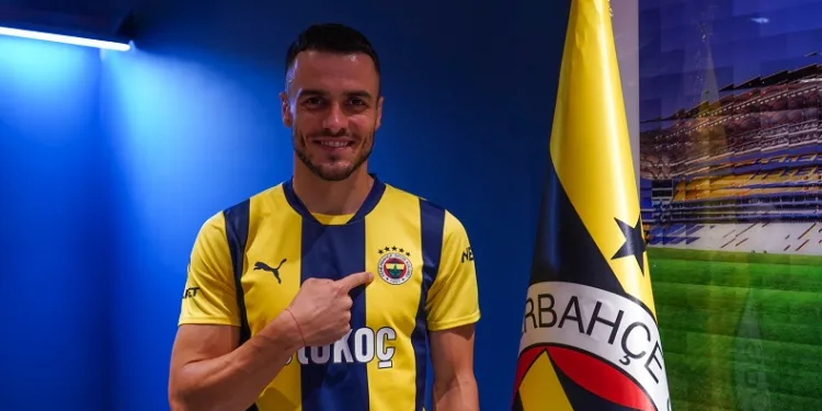 Fenerbahçe, Filip Kostic’i renklerine bağladı