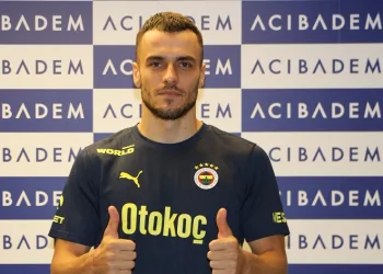 Filip Kostic sağlık kontrolünden geçti
