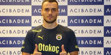 Filip Kostic sağlık kontrolünden geçti