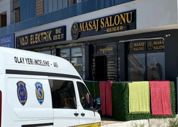 Genç kadın masaj salonunda bıçaklanarak öldürülmüş halde bulundu